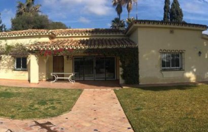 Resale - House - Finca - Cortijo - Estepona - Estepona Centro