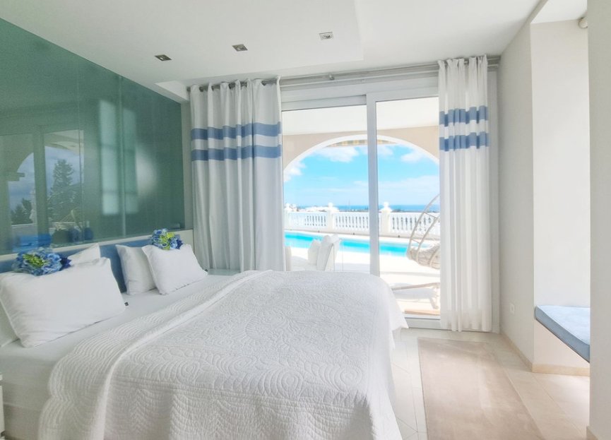 Resale - House - Detached Villa - Benahavís - La Quinta