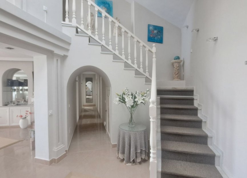 Resale - House - Detached Villa - Benahavís - La Quinta