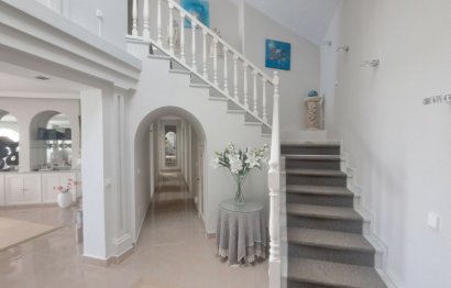 Resale - House - Detached Villa - Benahavís - La Quinta