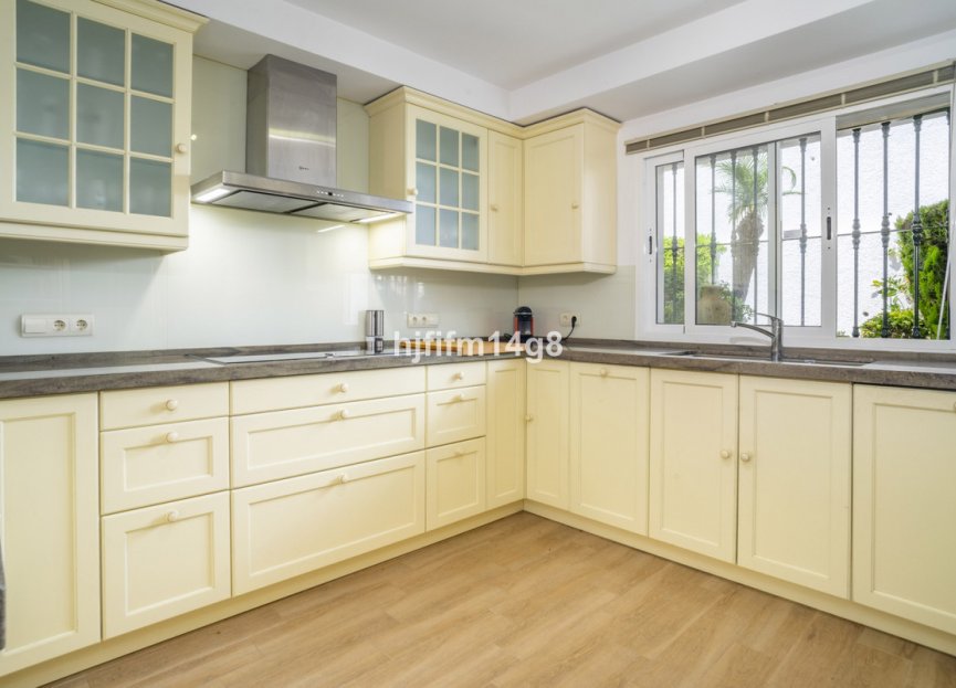 Resale - House - Townhouse - Marbella - Nueva Andalucia