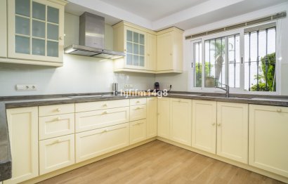 Resale - House - Townhouse - Marbella - Nueva Andalucia