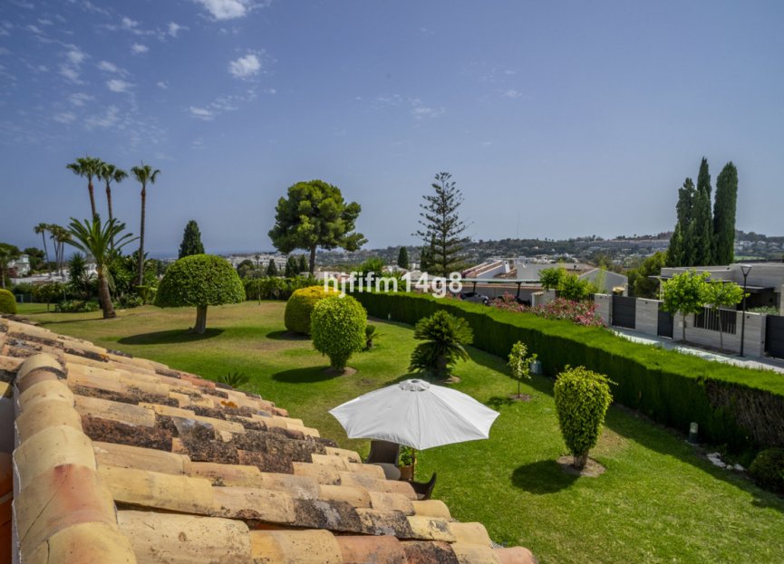 Resale - House - Townhouse - Marbella - Nueva Andalucia