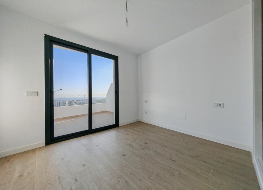 Resale - Apartment - Middle Floor Apartment - Estepona - Estepona Centro