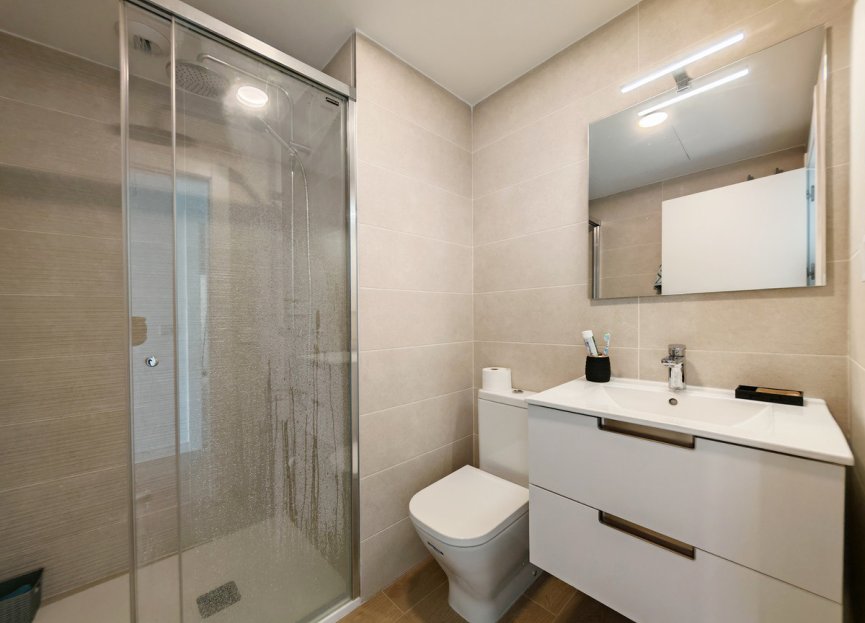 Resale - Apartment - Middle Floor Apartment - Estepona - Estepona Centro