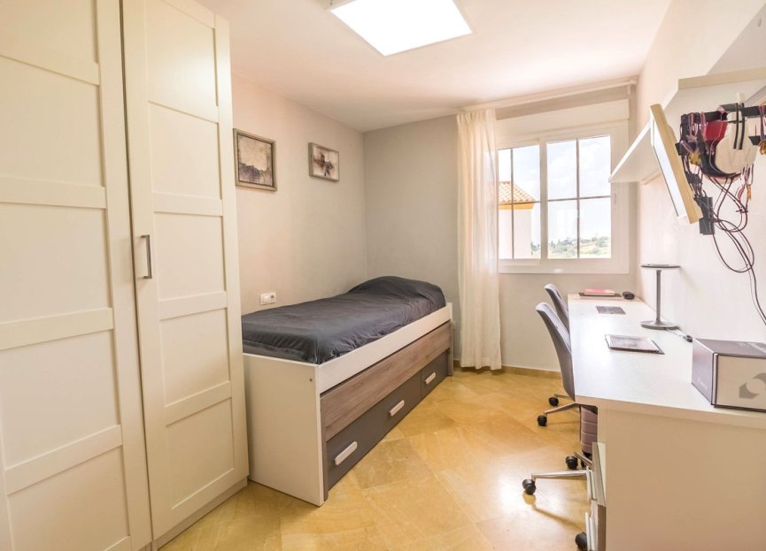 Resale - Apartment - Middle Floor Apartment - Benalmádena - Benalmadena Centro