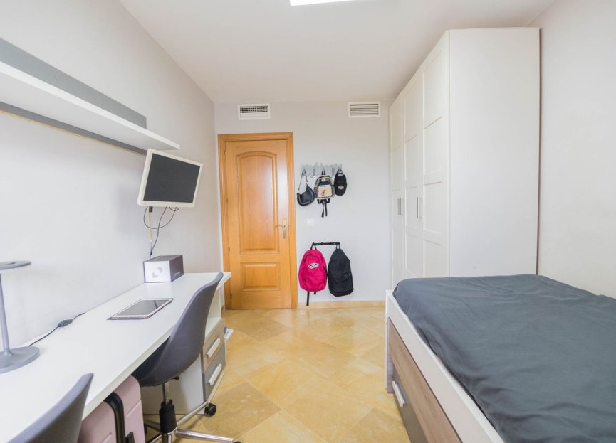 Resale - Apartment - Middle Floor Apartment - Benalmádena - Benalmadena Centro