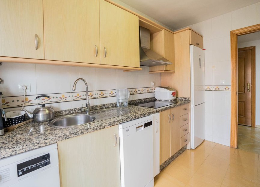 Resale - Apartment - Middle Floor Apartment - Benalmádena - Benalmadena Centro