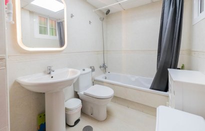 Resale - Apartment - Middle Floor Apartment - Benalmádena - Benalmadena Centro