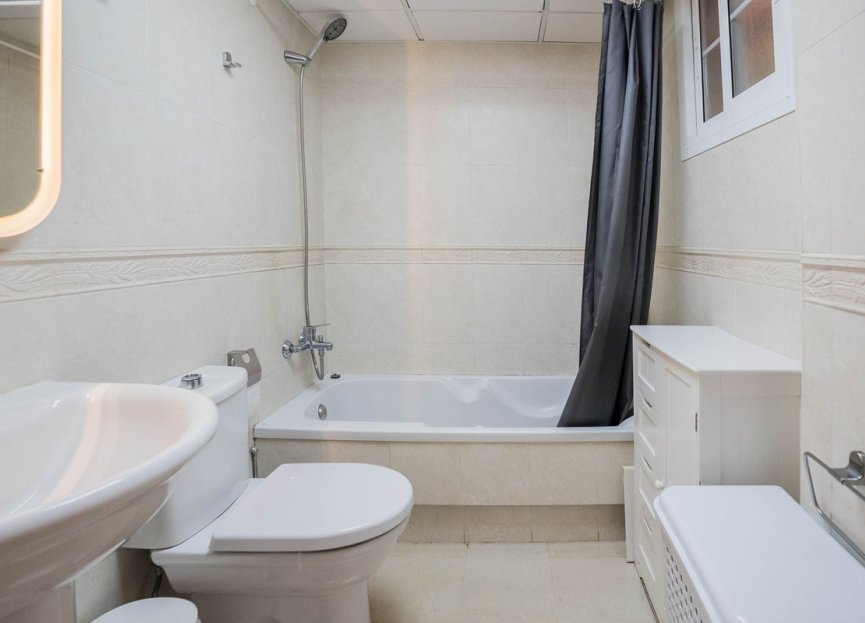 Resale - Apartment - Middle Floor Apartment - Benalmádena - Benalmadena Centro