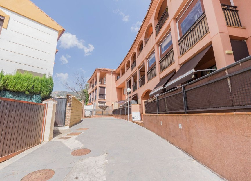 Resale - Apartment - Middle Floor Apartment - Benalmádena - Benalmadena Centro