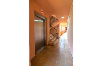 Resale - Apartment - Middle Floor Apartment - Benalmádena - Benalmadena Centro