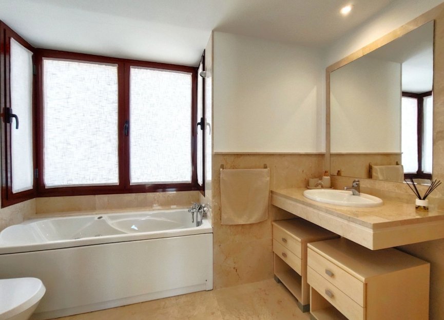 Reventa - House - Semi-Detached House - Casares - Casares Centro