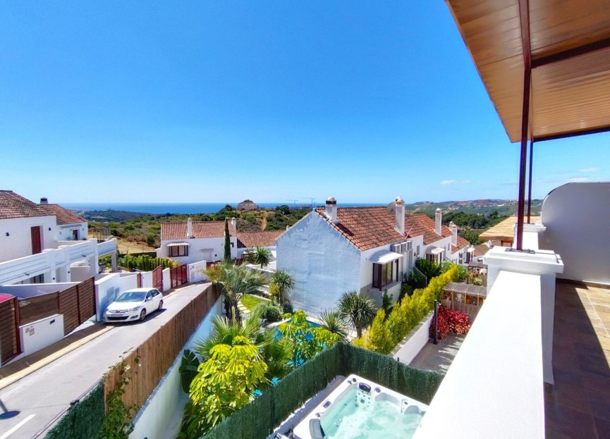 Reventa - House - Semi-Detached House - Casares - Casares Centro