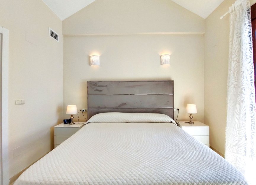 Reventa - House - Semi-Detached House - Casares - Casares Centro