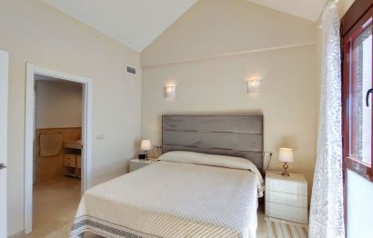 Reventa - House - Semi-Detached House - Casares - Casares Centro