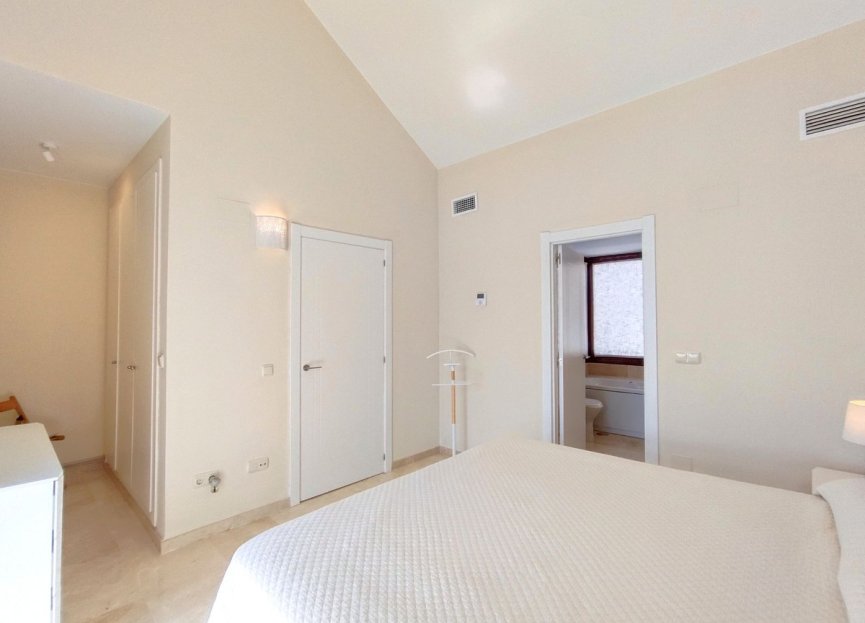 Reventa - House - Semi-Detached House - Casares - Casares Centro