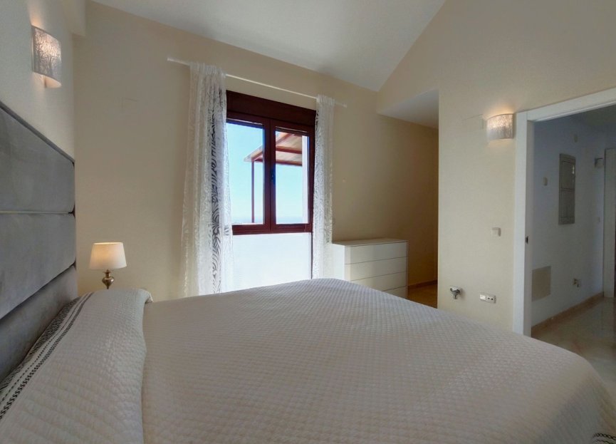 Reventa - House - Semi-Detached House - Casares - Casares Centro