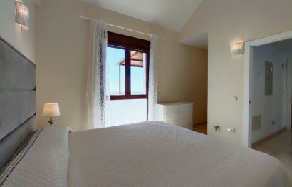 Reventa - House - Semi-Detached House - Casares - Casares Centro