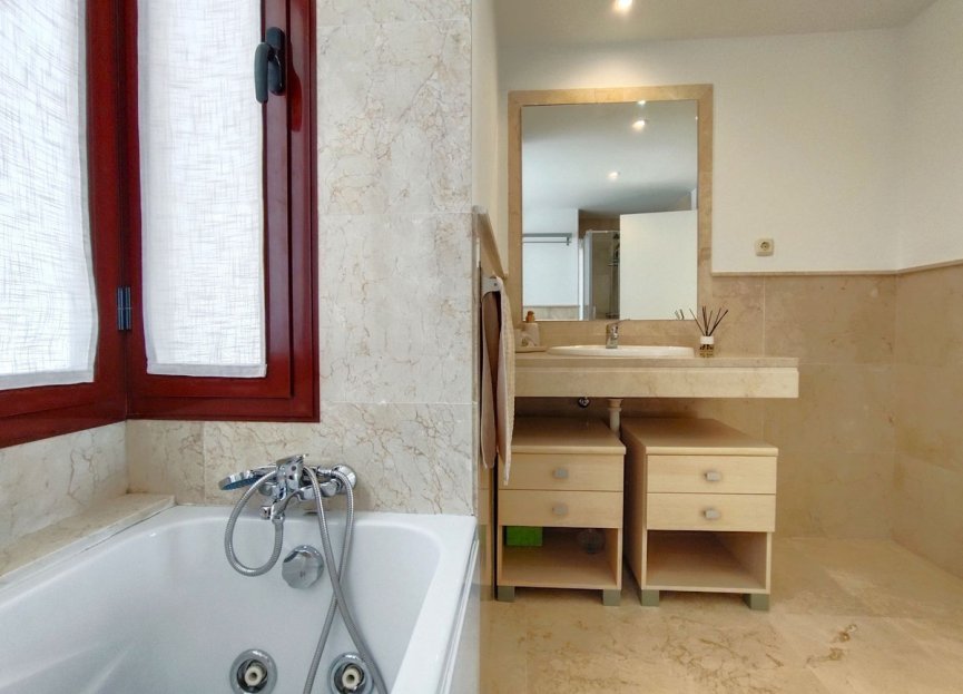 Reventa - House - Semi-Detached House - Casares - Casares Centro