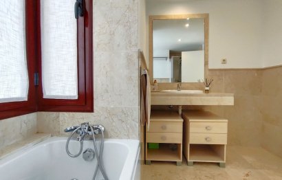 Reventa - House - Semi-Detached House - Casares - Casares Centro