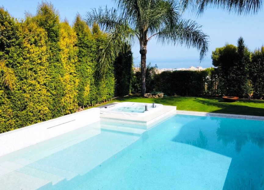 Resale - House - Detached Villa - Marbella - Marbella Centro