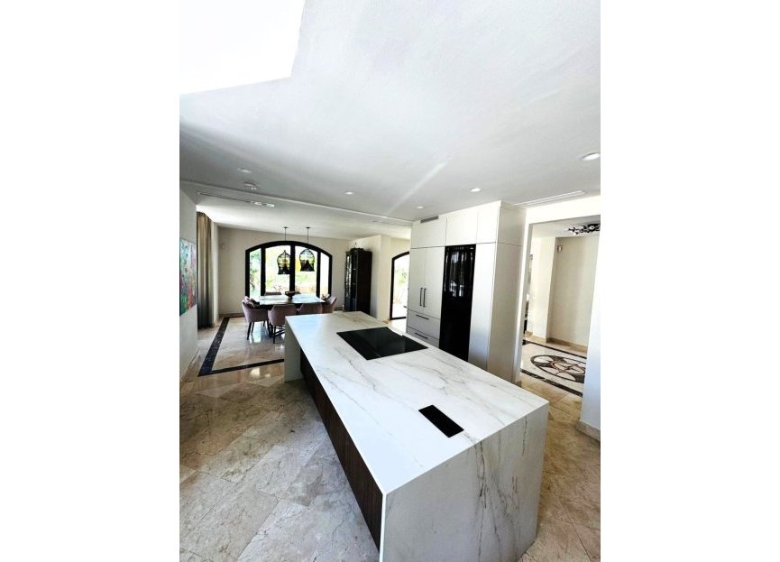 Resale - House - Detached Villa - Marbella - Marbella Centro