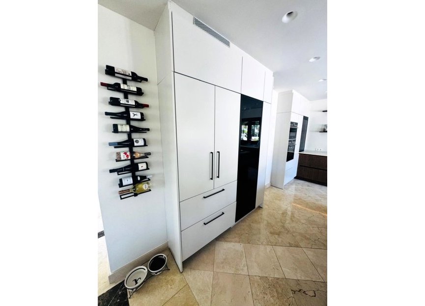 Resale - House - Detached Villa - Marbella - Marbella Centro