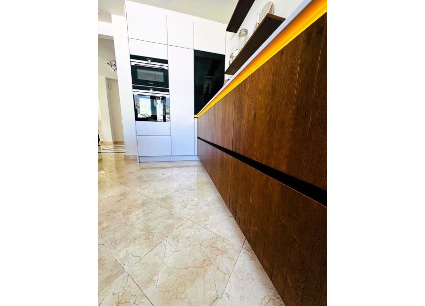 Resale - House - Detached Villa - Marbella - Marbella Centro