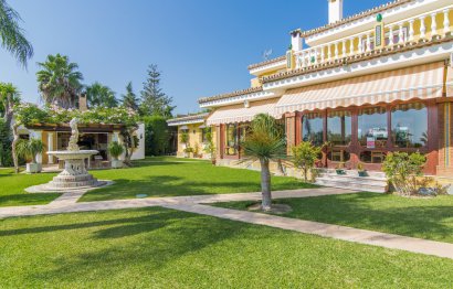 Resale - House - Detached Villa - Estepona - El Padron