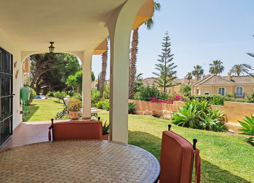 Resale - House - Detached Villa - Elviria