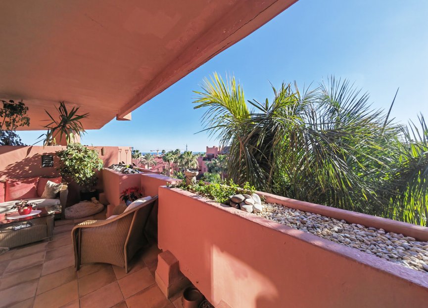 Resale - Apartment - Middle Floor Apartment - Estepona - Estepona Centro