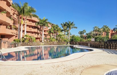 Resale - Apartment - Middle Floor Apartment - Estepona - Estepona Centro