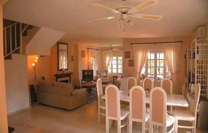 Resale - House - Detached Villa - Estepona - Estepona Centro