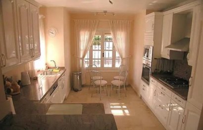 Resale - House - Detached Villa - Estepona - Estepona Centro