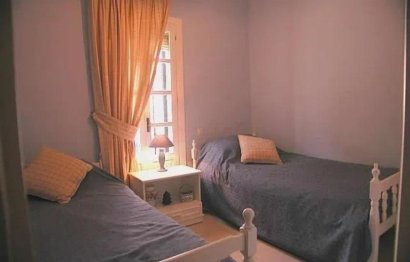 Resale - House - Detached Villa - Estepona - Estepona Centro