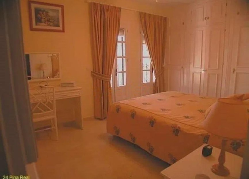 Resale - House - Detached Villa - Estepona - Estepona Centro