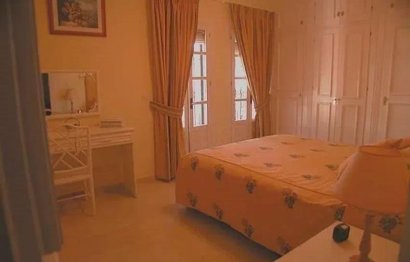 Resale - House - Detached Villa - Estepona - Estepona Centro