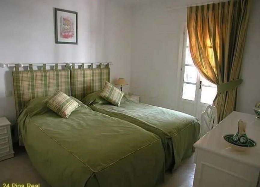 Resale - House - Detached Villa - Estepona - Estepona Centro