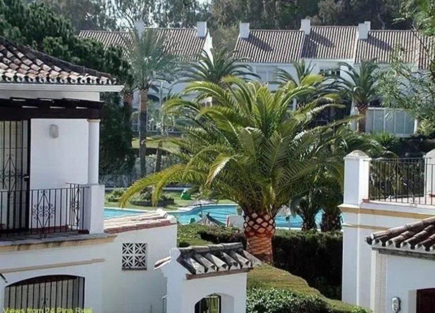 Resale - House - Detached Villa - Estepona - Estepona Centro