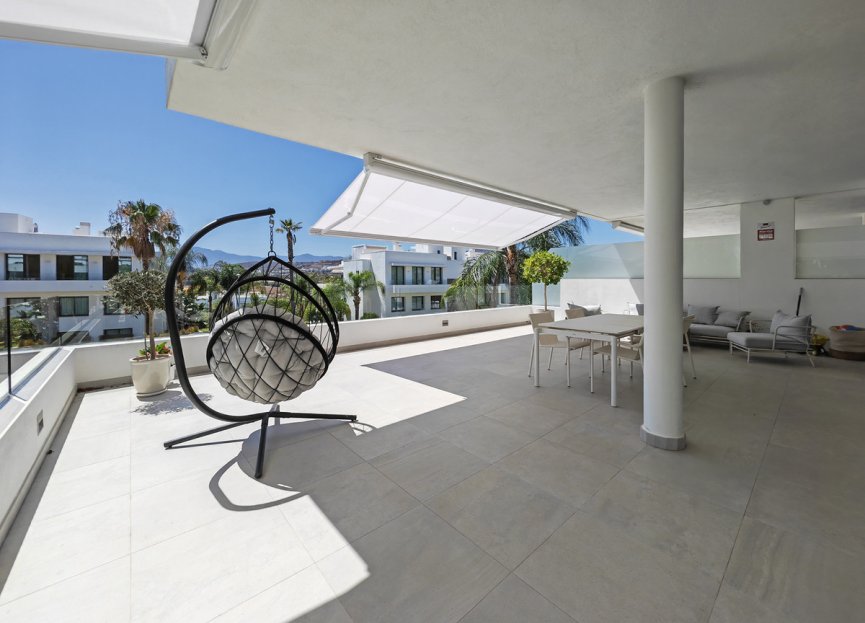 Resale - Apartment - Middle Floor Apartment - Estepona - Estepona Centro