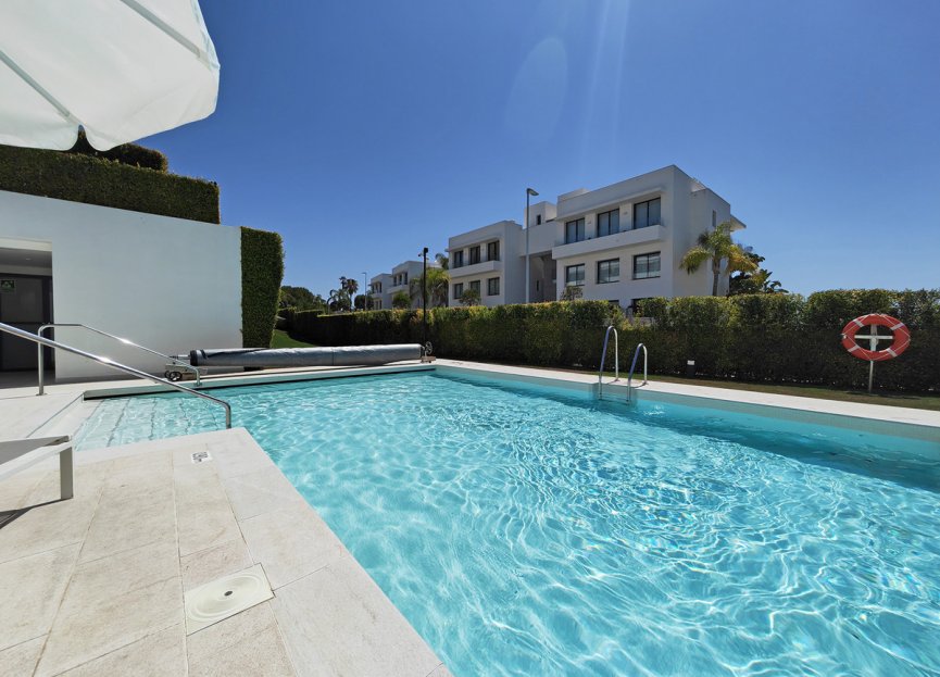 Resale - Apartment - Middle Floor Apartment - Estepona - Estepona Centro