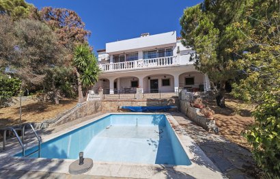 Resale - House - Detached Villa - Estepona