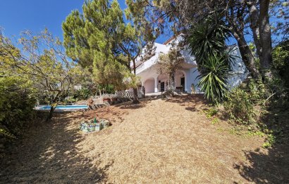 Resale - House - Detached Villa - Estepona