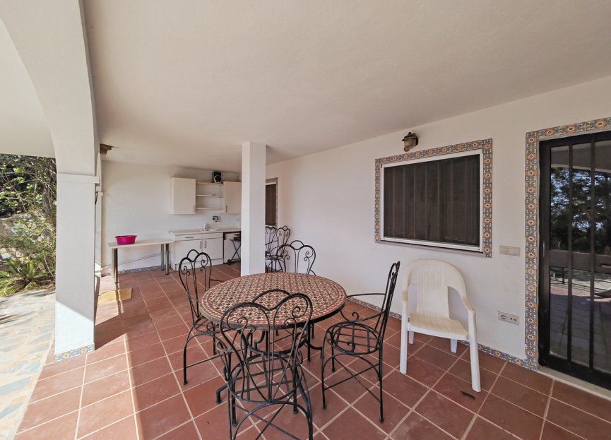 Resale - House - Detached Villa - Estepona