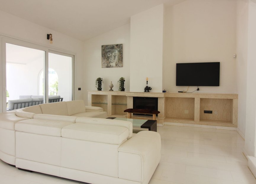 Reventa - House - Detached Villa - Benalmádena - Benalmadena Centro