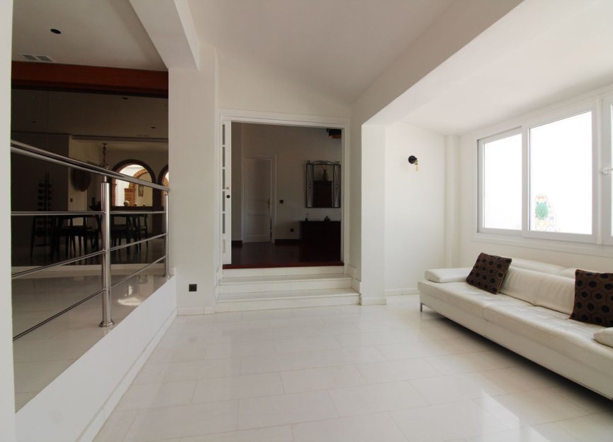 Reventa - House - Detached Villa - Benalmádena - Benalmadena Centro