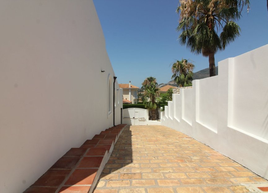 Reventa - House - Detached Villa - Benalmádena - Benalmadena Centro