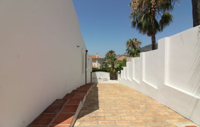 Reventa - House - Detached Villa - Benalmádena - Benalmadena Centro