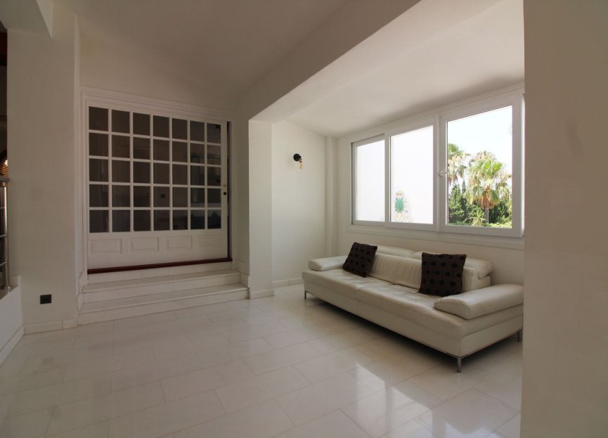 Reventa - House - Detached Villa - Benalmádena - Benalmadena Centro